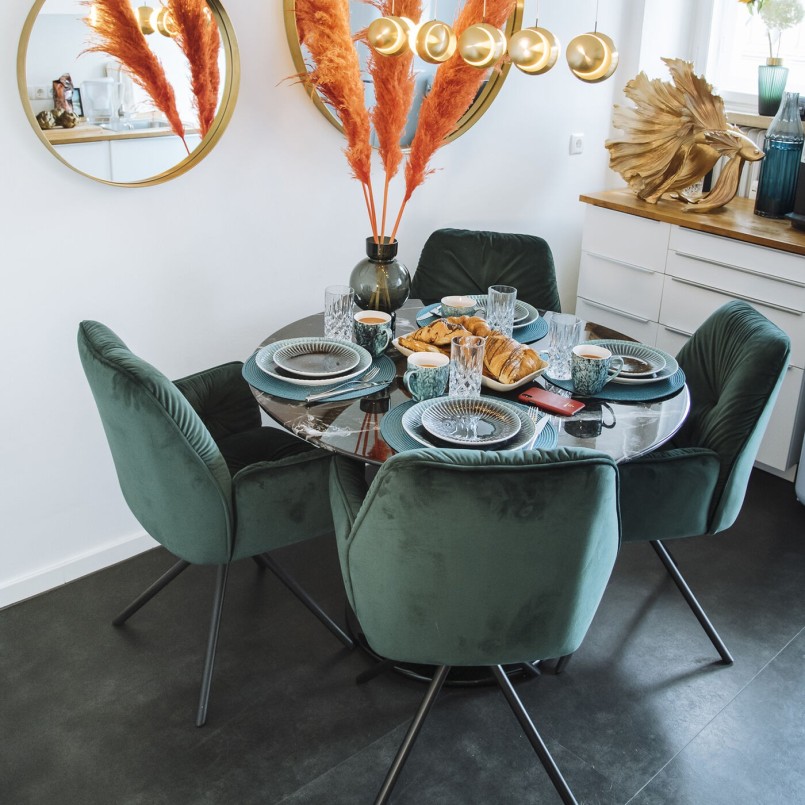 Chair with retro velvet armrests green - Mila - Kare Design