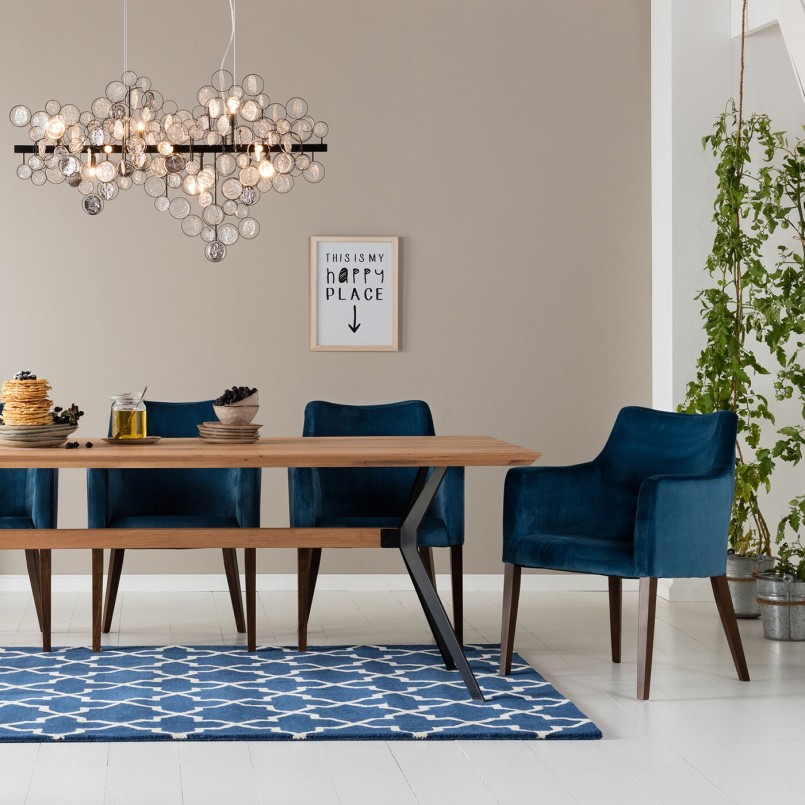 Stoel met eigentijdse blauwe armleuningen - Velvet Fashion - Kare