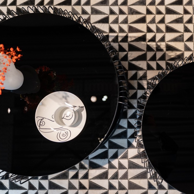 Damescups met abstract gezicht zwart-wit - Viso - Kare Design