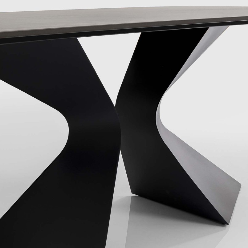Zwarte zandstenen tuintafel - Gloria - Kare Design