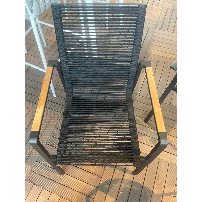 Black garden chair with teak armrests - Aruba - Gescova