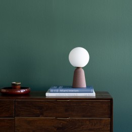 Lamp van wit glas en rood cement - Bollie - Kare Design