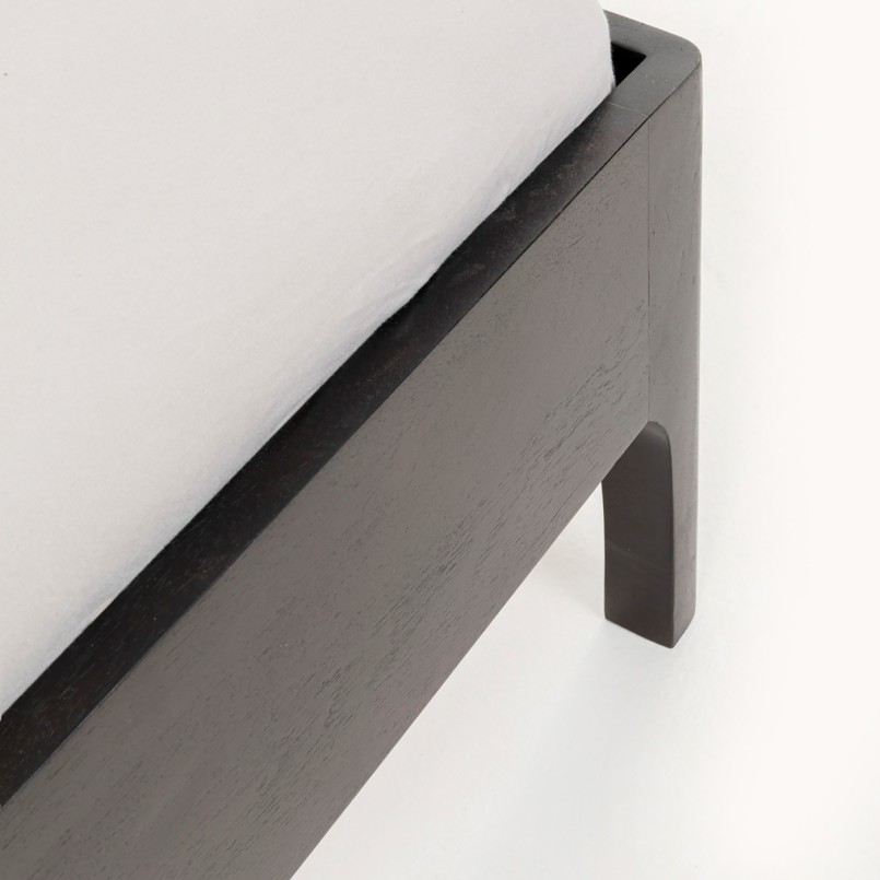 Eigentijds donkerhouten bed - Brooklyn Walnut - Kare Design