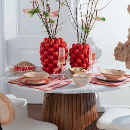 Porcelain red strawberry vase - Kare Design
