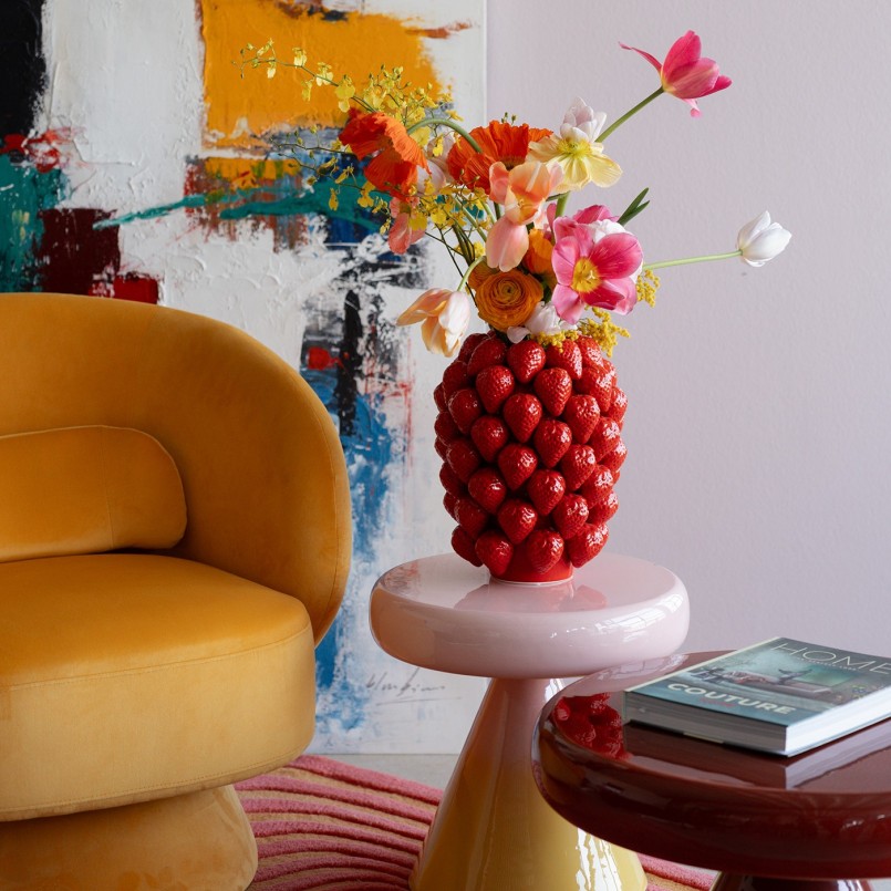 Porcelain red strawberry vase - Kare Design