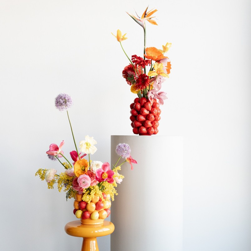 Porcelain red strawberry vase - Kare Design