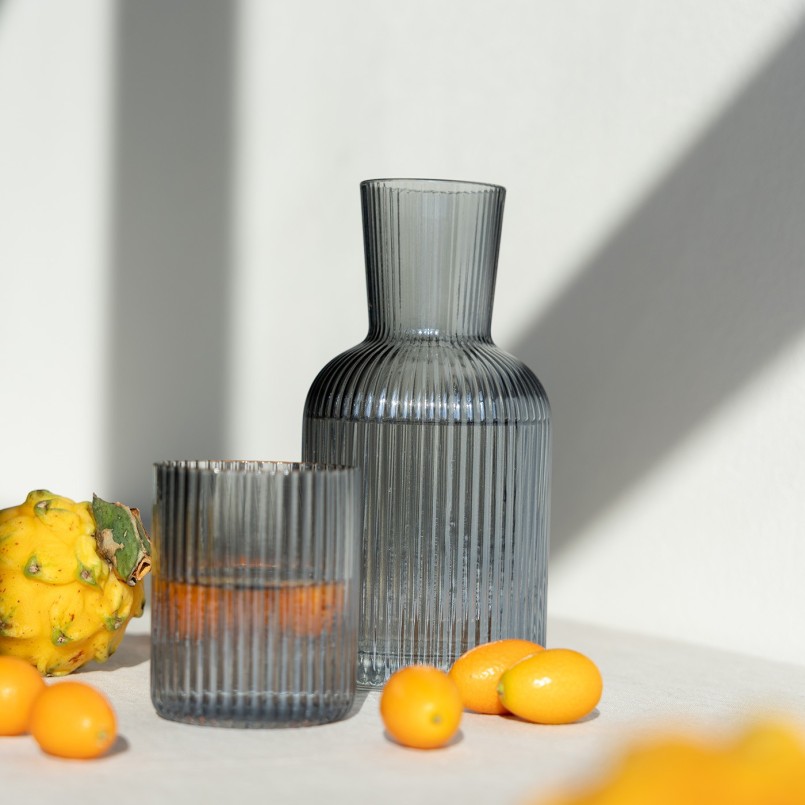 Karaf van geribbeld glas - Tango - Kare Design
