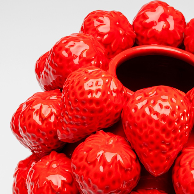 Porcelain red strawberry vase - Kare Design