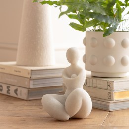 Wit zittende damesdecoratie - Kare Design