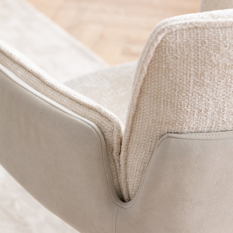 Crèmekleurige draaistoel met armleuningen - Hilla - Kare Design