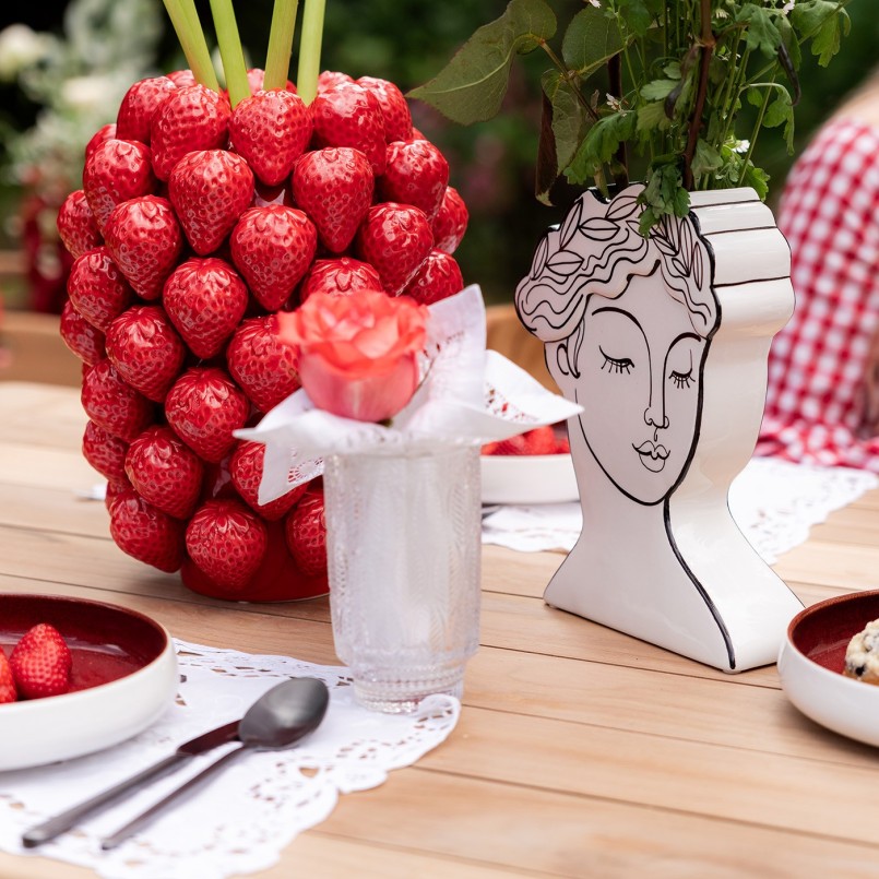 Porcelain red strawberry vase - Kare Design