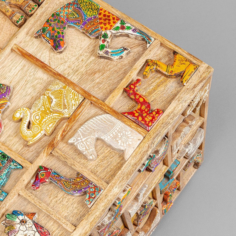 Wooden chest with carved animal motifs - Zoo - Kare Design