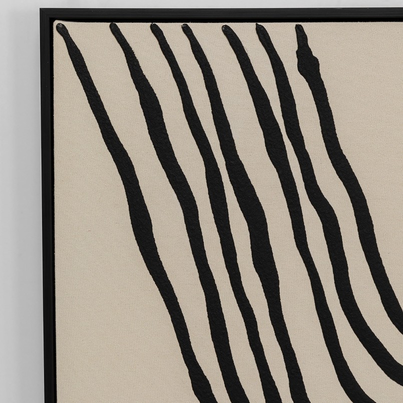 Zwarte lijnen op beige achtergrond - Artistieke Strik - Kare Ontwerp