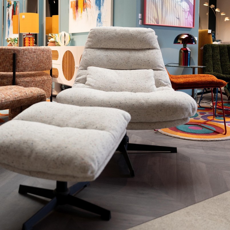 White swivel armchair and footrest - Columbia - Kare Design
