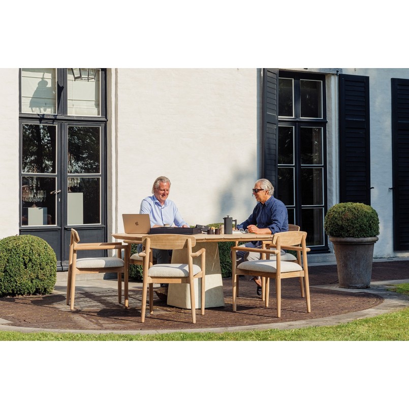 Outdoor chair with armrests Leandro Gescova
