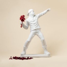 White man throwing a bouquet of flowers - Kare Design