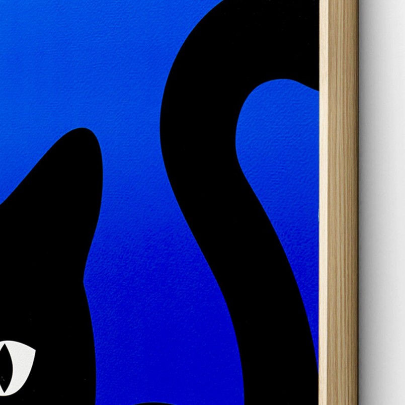 Zwart schilderij van speelse katten op een blauwe achtergrond - Kare Design
